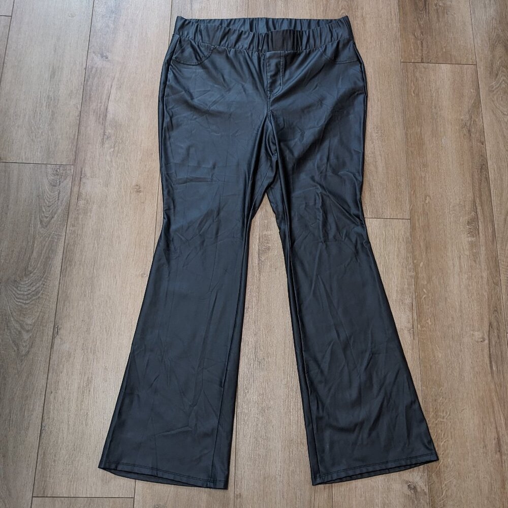 Torrid Womens Faux Leather Slim Bootcut Pants Black Stretch Waist Sz 2 or L